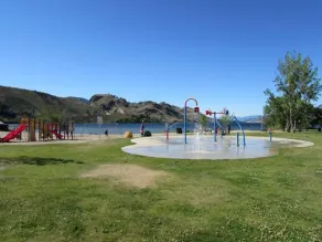 Executive Lakeshore Condo bordering the lake, the KVR trail and Lions Gardens. - Image 2