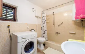 3 Bedroom Amazing Home In Nerezine - Image 5