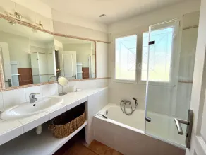 Villa vue mer, spacieuse, calme, piscine privée chauffée rénovée en 2025 - Image 4