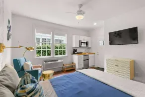 Garden District Studio Apartment - Gated Parking - Image 4