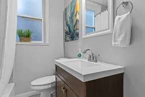 Spacious 3BR Near Botanical Garden | Quiet Corner House | Southwest Garden - Image 5