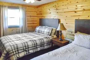 Lake Cabin - Image 4