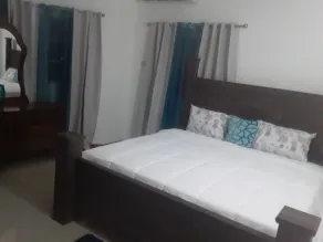Luxurious, Secure Contemporary Apartment - Kingston - Image 2