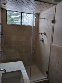 Beautiful newly renovated house with hot tub - Image 5