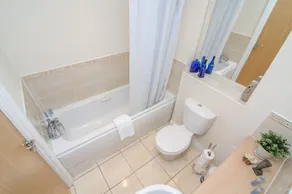 Sargeson Apartment 2bedrooms 2bathrooms free parking - Image 2