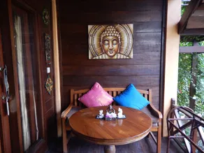 Comfortable Garden Queen room with hot water and TV - Image 2