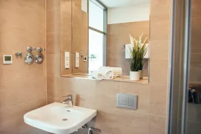 The Rix Studios & Suites - Image 4