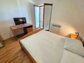 Holiday apartment with terrace - Image 5