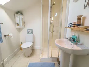 Shell Hill 3-bed Apt, Sleeps 6, 15 Mins to Beach - Image 4