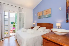 Holiday Home 'Aloes' with Shared Pool, Private Terrace and Wi-Fi - Image 4