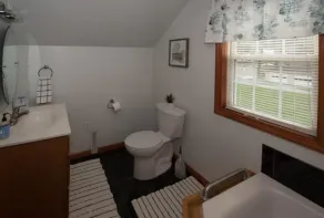 Cozy Bedford Park Retreat - Image 4