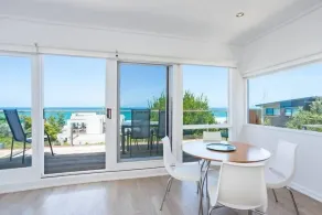 LORNE BEACH ACCOM - Apt 2 - Image 5
