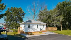 The Jones House | 4 Person Hotel-Style - Image 5