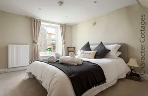 HIGH RIDGE, pet friendly, with open fire in Milton-Under-Wychwood - Image 3