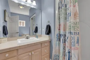 Beautiful 4 bedroom home on Lake Hartwell - Image 4