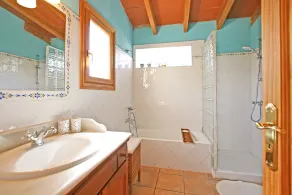 Family country house, quiet location, private pool, internet - Image 2