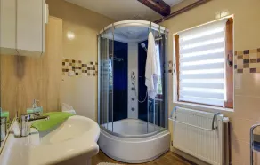 Gorgeous home in Duga Resa with WiFi - Image 3