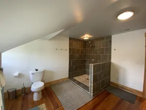 Charming Bungalow on Winona Lake Island - Image 3