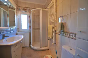 Villa avec piscine privée et vue panoramique sur la mer - Image 3