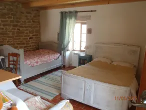 Cottage of 130 m2 located 20 'from Beaune on the 1st floor of an old house - Image 5