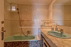 Villa with private pool and beach - Image 3