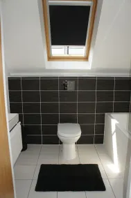 Luxury, modern, contemporary 2 bed apartment mins from town centre, golf & beach - Image 3