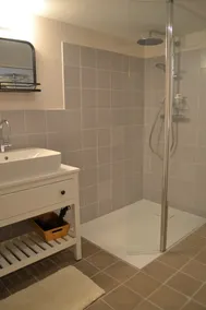Charmantes Ferienhaus für 10 Personen, privater Pool, umzäunter Garten - Image 3