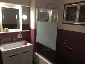 PÅ FODET AF VÆRKERE ER ALT tilladt - Image 4