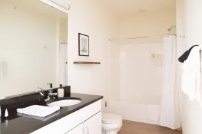 Flexhome Walkers Point Studio T2 with Gym and Balcony - Image 4