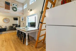 Adorable Tiny House In the Counrty - Image 2