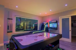 BLUE LAGOON➕ BONUS APT ♦ GAMES ♦ POOL ♦ VIEWS ♦ LUXURY  - THIS PLACE IS NUTS! - Image 5
