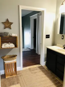 Cute cozy apartment. Half a block walking distance from beautiful downtown Ionia - Image 5
