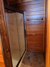 Amazing Cabin on 15 Acres of Woods Adjacent to Custer State Park - Image 4