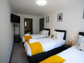 Modern Private Apartment Centrally Located - Image 5
