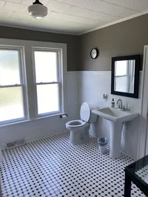 1930s Farmhouse Stay on 2 Acres - Image 2