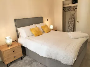 Gillingham's Best.Great Discount 4 long Term Stay.River View.Netflix & Parking. - Image 5