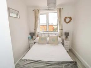 2 Bedroom Holiday Cottage - Image 4