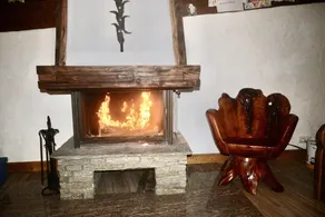 Self Catering Chalet NIKITA  ideal for 2 or 3 families - good access to lifts - Image 2