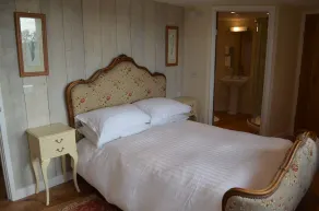 Three detached unique holiday lodges in the countryside but close to attractions - Image 3