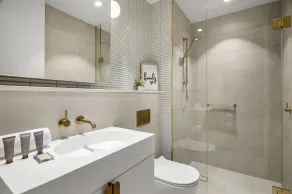 High-Rise 3-Bed Apartment with Premium Amenities - Image 4