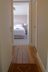 One bedroom apartment with Cathedral View in Historic Town of Bury St Edmunds - Image 5