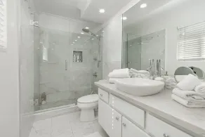 ★Gated 2bed/2bath Modern OC Condo★ - Image 3