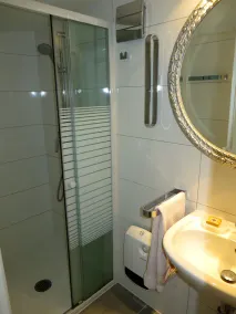 Villa en bord de mer, 50 métres de la plage, 3 km de Monaco - Image 3