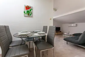 House apartment with roofed terrace - Image 5