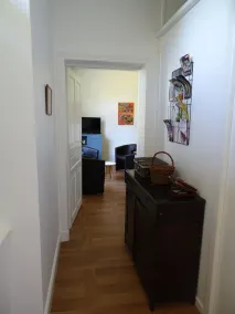 Beautiful apartment in traditional house - Image 2