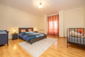 Villa moderna, grande e bella per 10 persone con piscina e giardino ad Azeitão. - Image 5