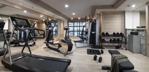 Wifi, bis 20m skipiste, blick berg, fitness, schwimmbad, sauna, hammam, balkon, fernseher - Image 2