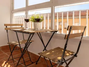 HOMEABOUT LA MERCED STUDIO 8 - Image 4