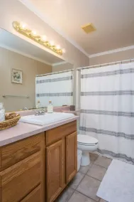 King Beds! - Clean and Spacious 5 bed 3 bath home - Image 2