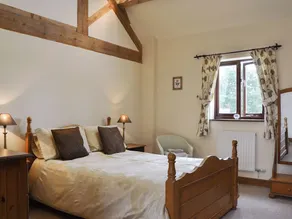 2 bedroom accommodation in Much Wenlock - Image 2